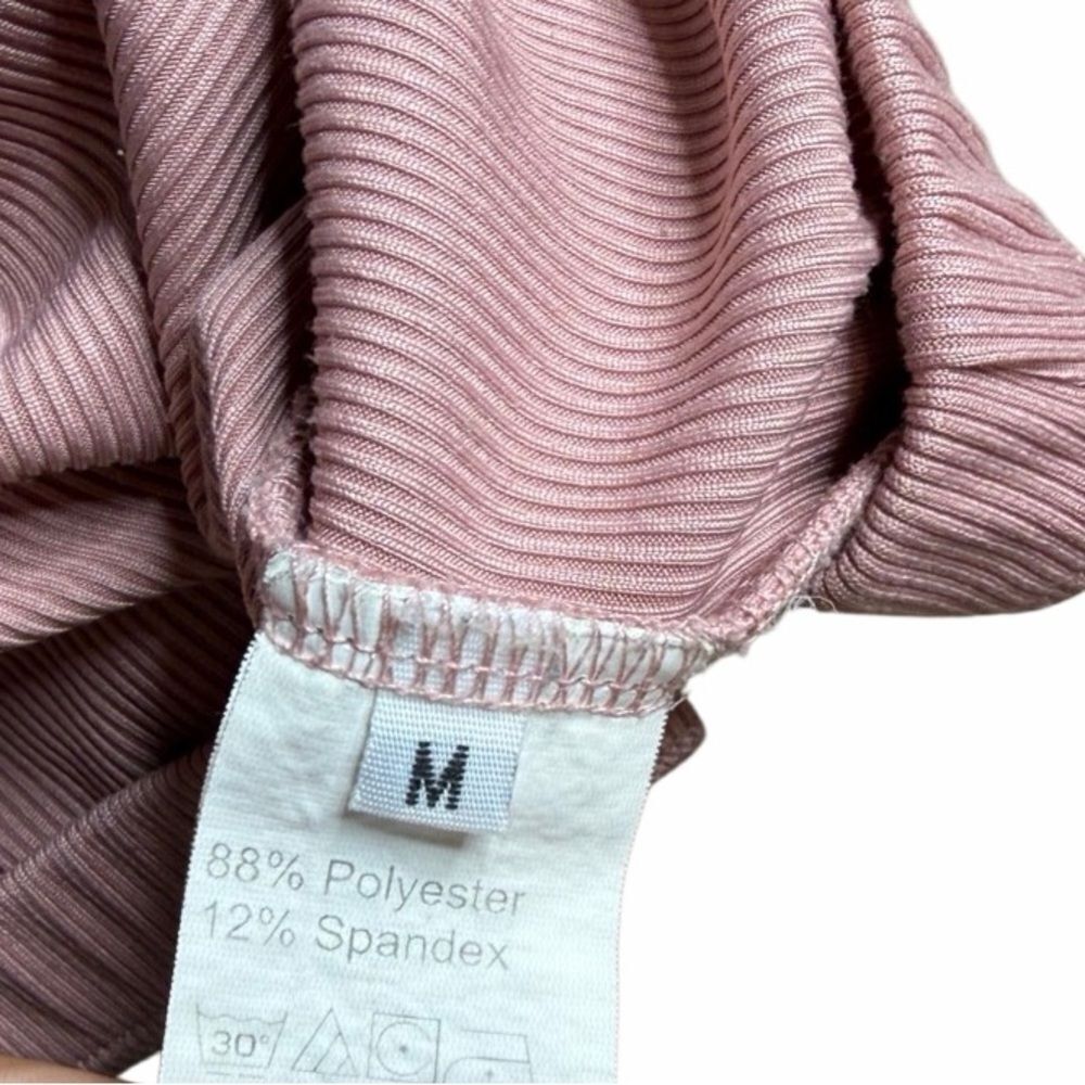 Textured Mauve Ruffled Shorts Size medium - Picture 4 of 4